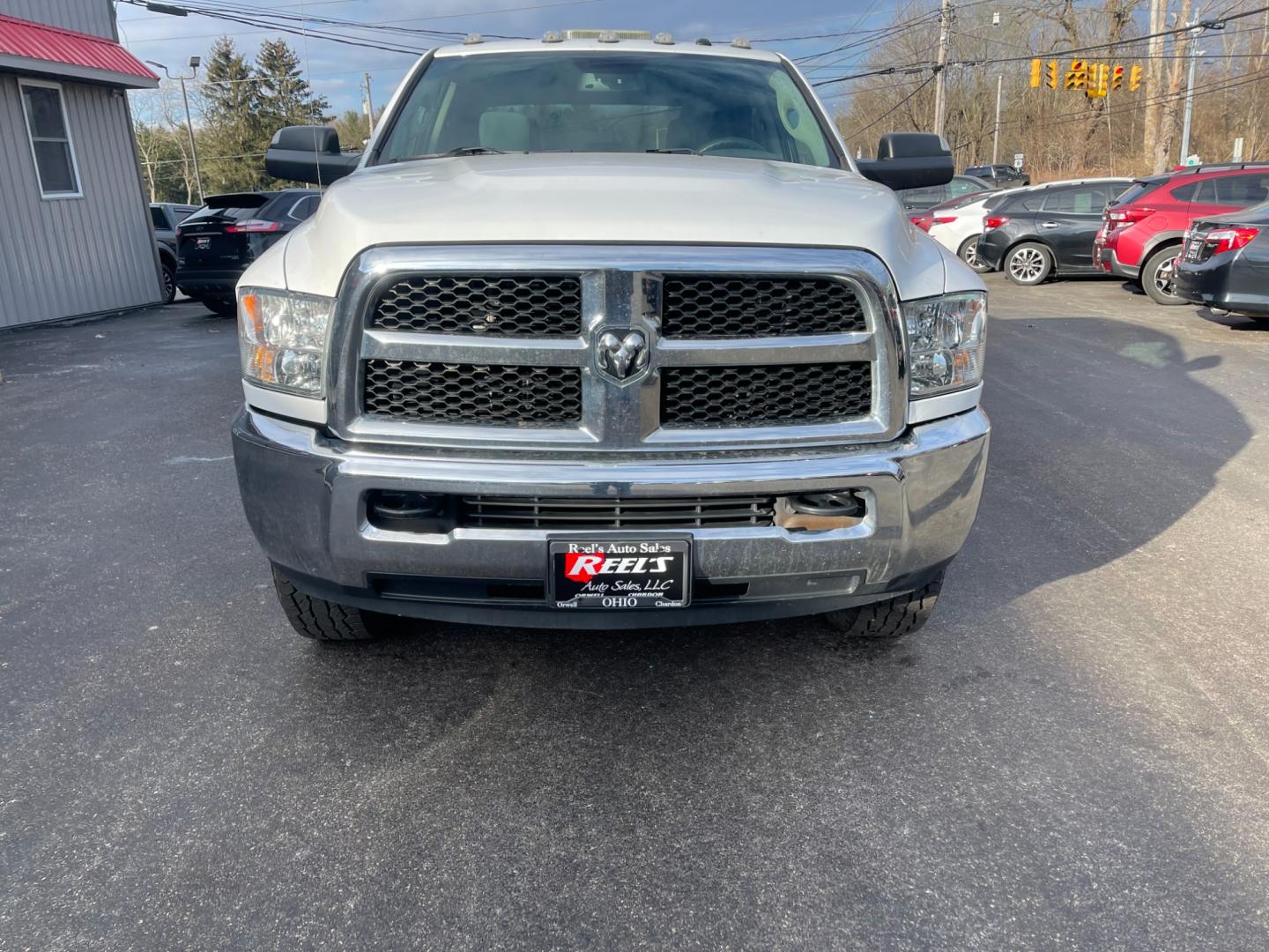 2018 White /Black RAM 3500 Tradesman Crew Cab 4WD (3C63R3GJ7JG) with an 6.4L V8 OHV 16V engine, 6A transmission, located at 11115 Chardon Rd. , Chardon, OH, 44024, (440) 214-9705, 41.580246, -81.241943 - Photo#1